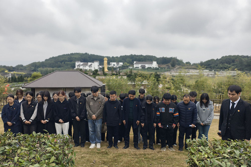 默哀缩剪1.jpg